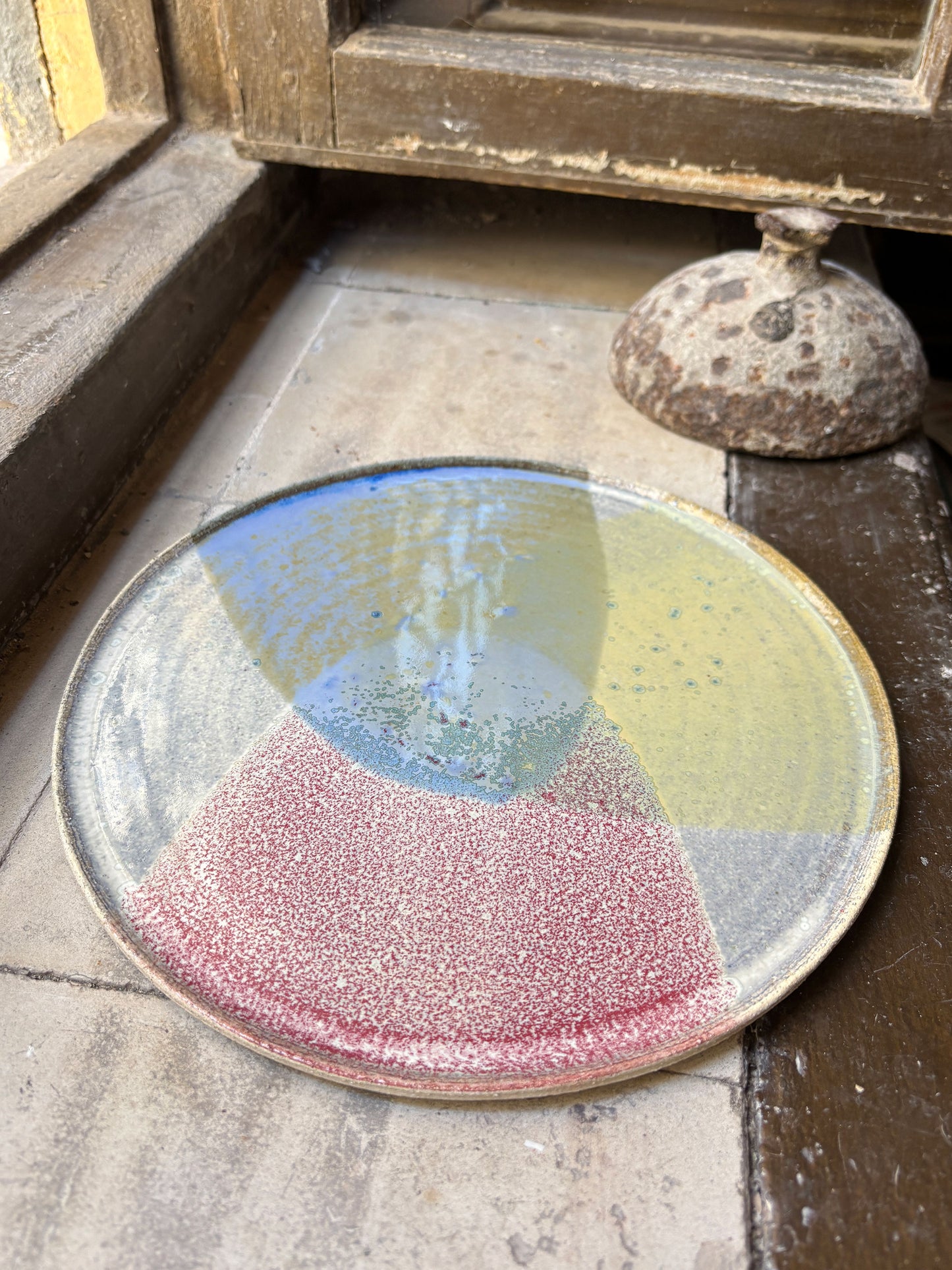 Stoneware plate – WHITE / PINK BLUE L