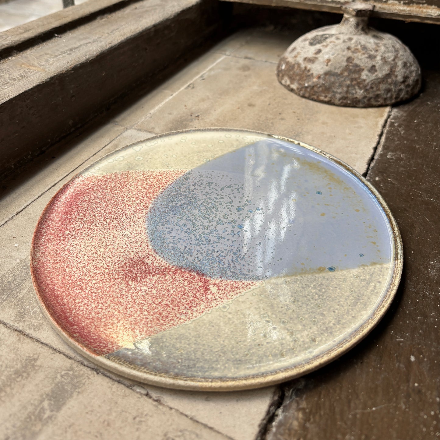 Stoneware plate – WHITE / PINK BLUE M