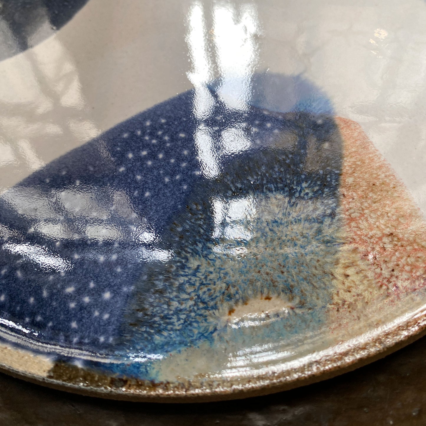 Stoneware plate – WHITE / BLUE RED L
