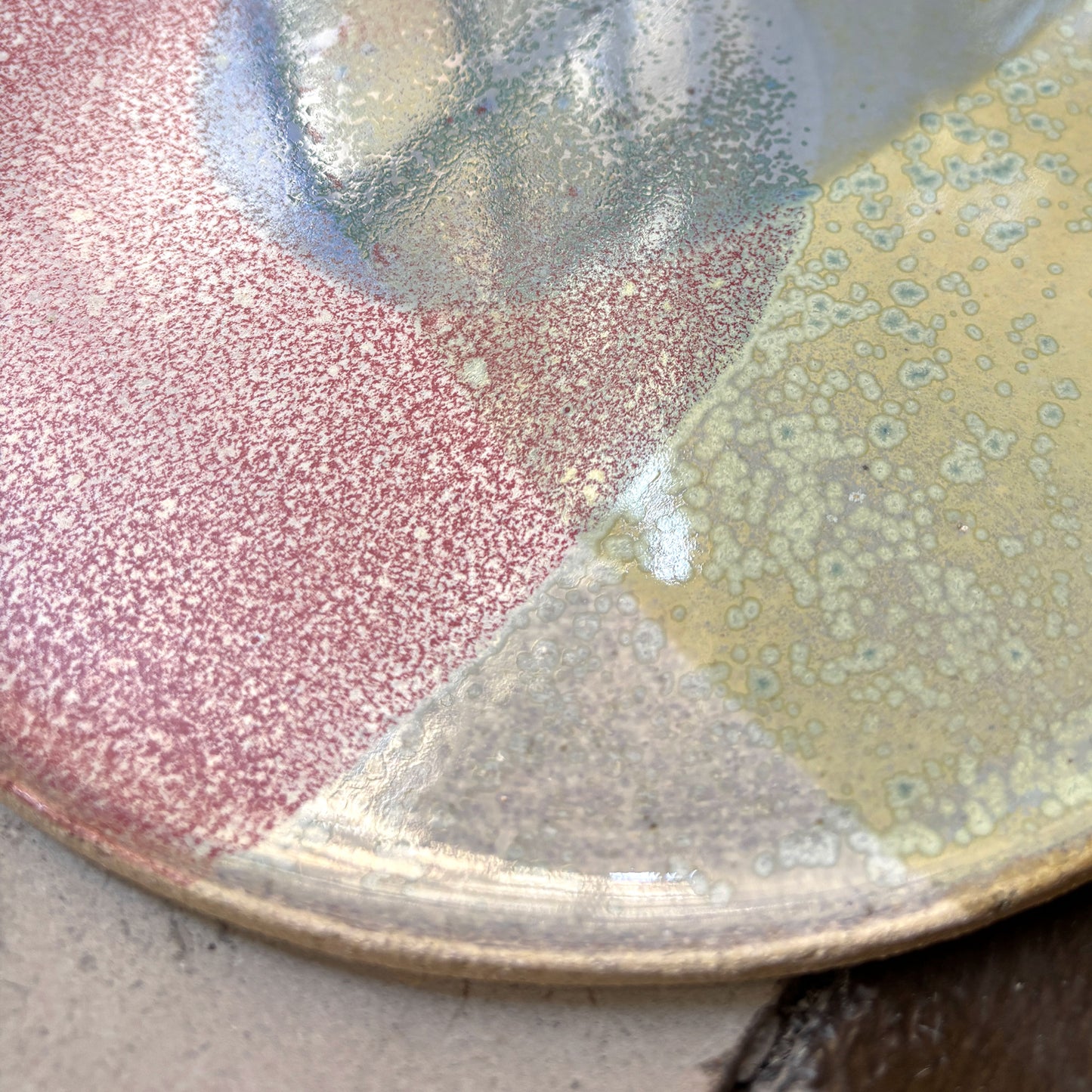 Stoneware plate – WHITE / PINK BLUE L